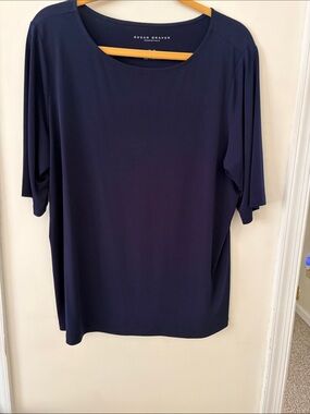 NEW Susan  Graver Deep Navy Short Sleeve Knit Top